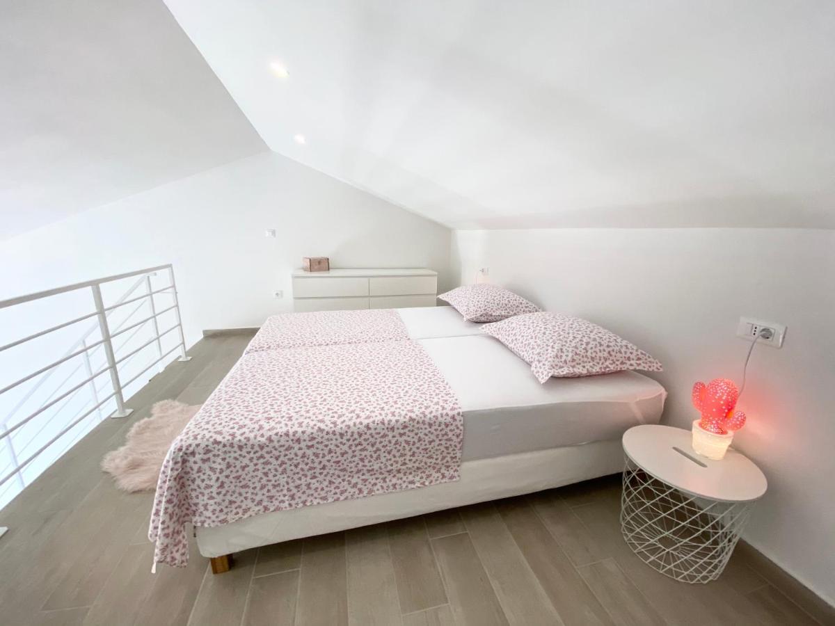 Apartmani Ksenija Tučepi Esterno foto