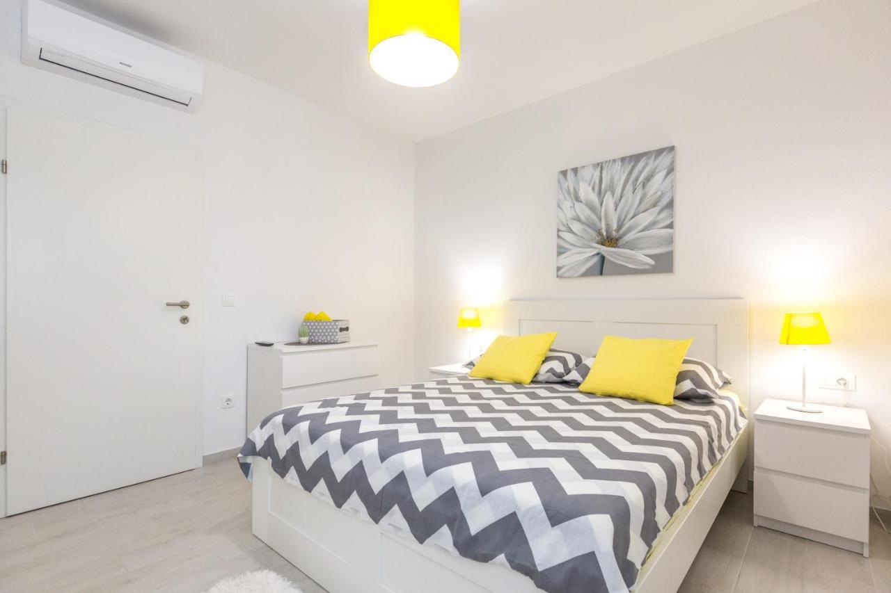 Apartmani Ksenija Tučepi Esterno foto