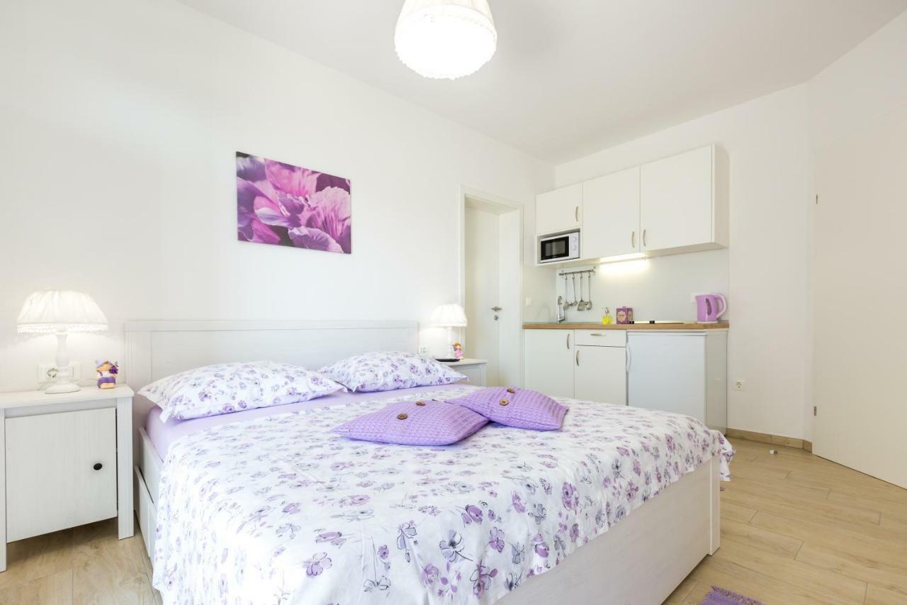 Apartmani Ksenija Tučepi Esterno foto