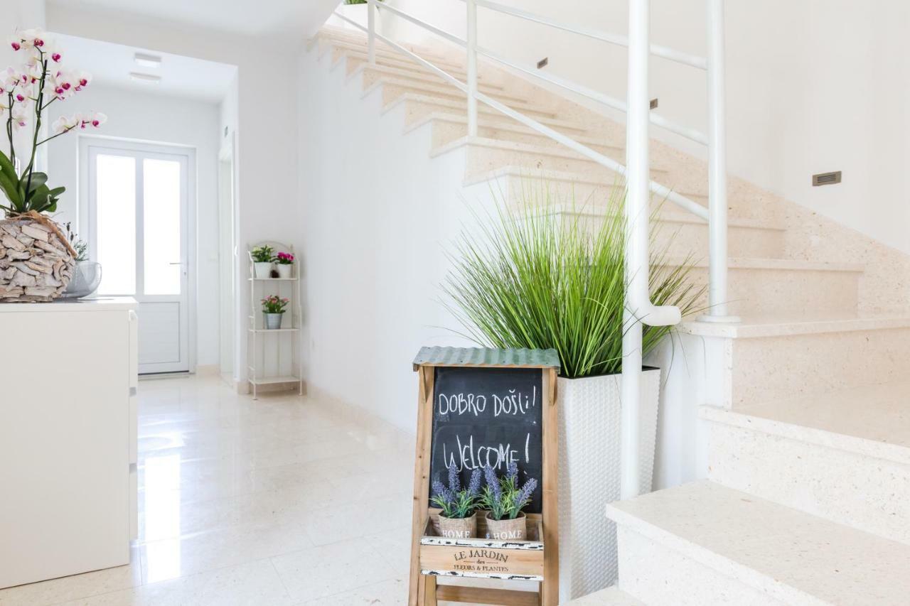 Apartmani Ksenija Tučepi Esterno foto