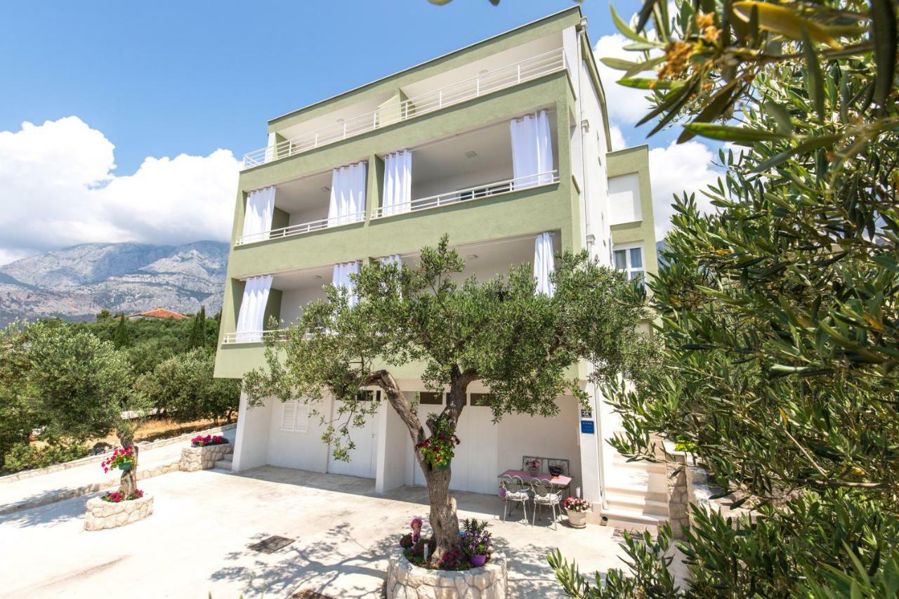 Apartmani Ksenija Tučepi Esterno foto