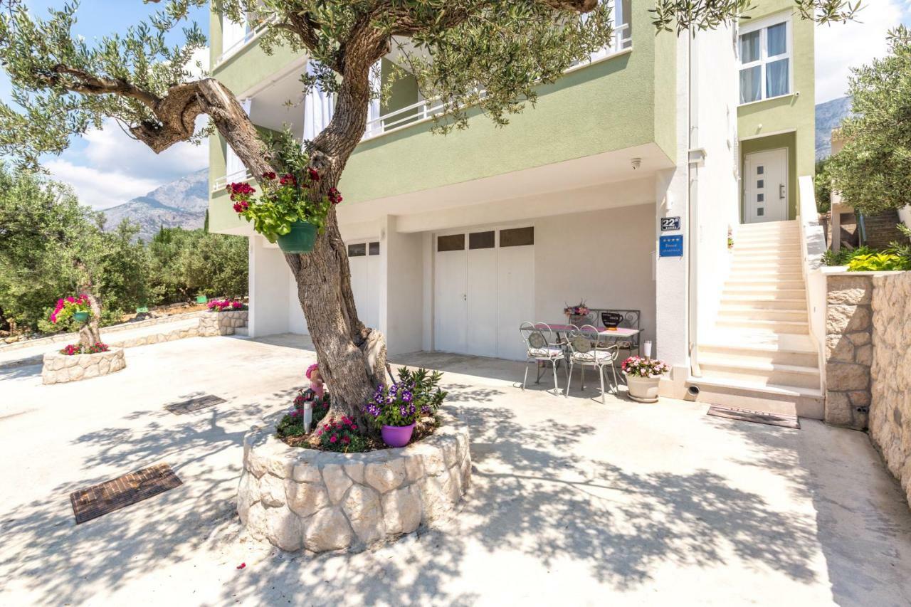Apartmani Ksenija Tučepi Esterno foto